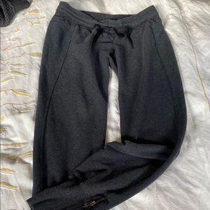 LULULEMON KNIT JOGGER